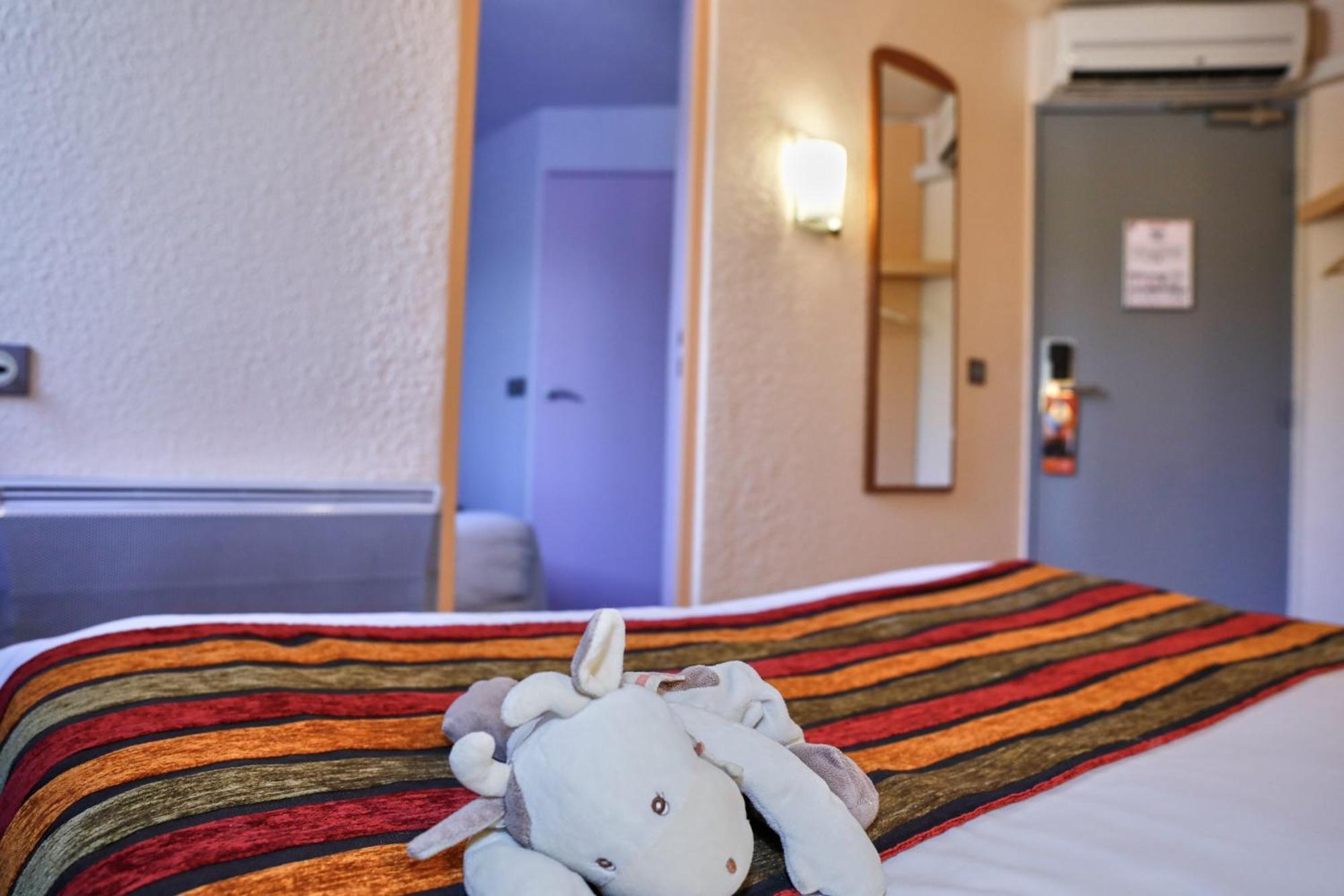 Brit Hotel シャンベリ エクステリア 写真
