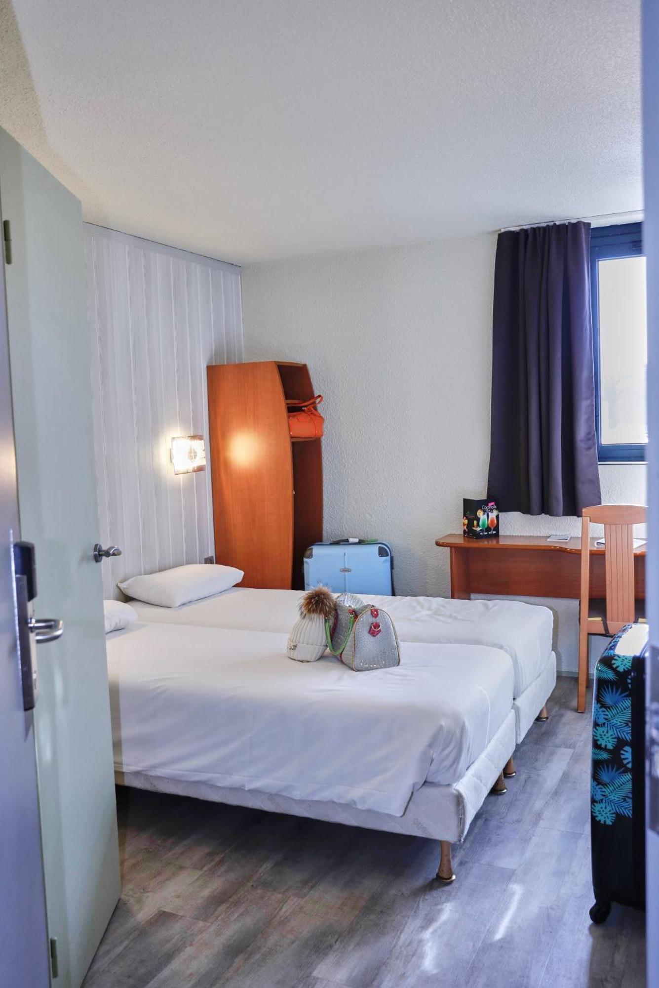 Brit Hotel シャンベリ エクステリア 写真