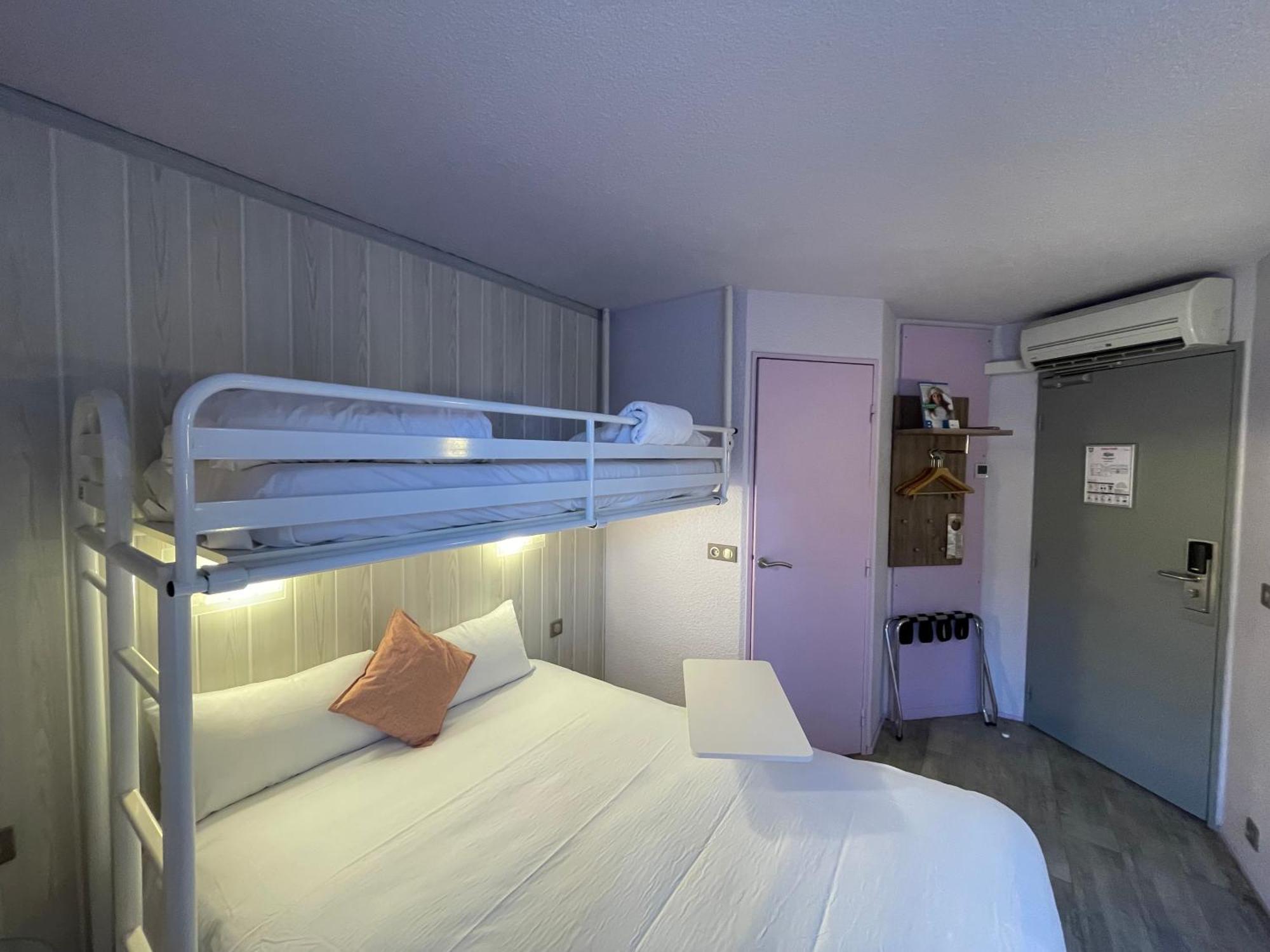 Brit Hotel シャンベリ エクステリア 写真