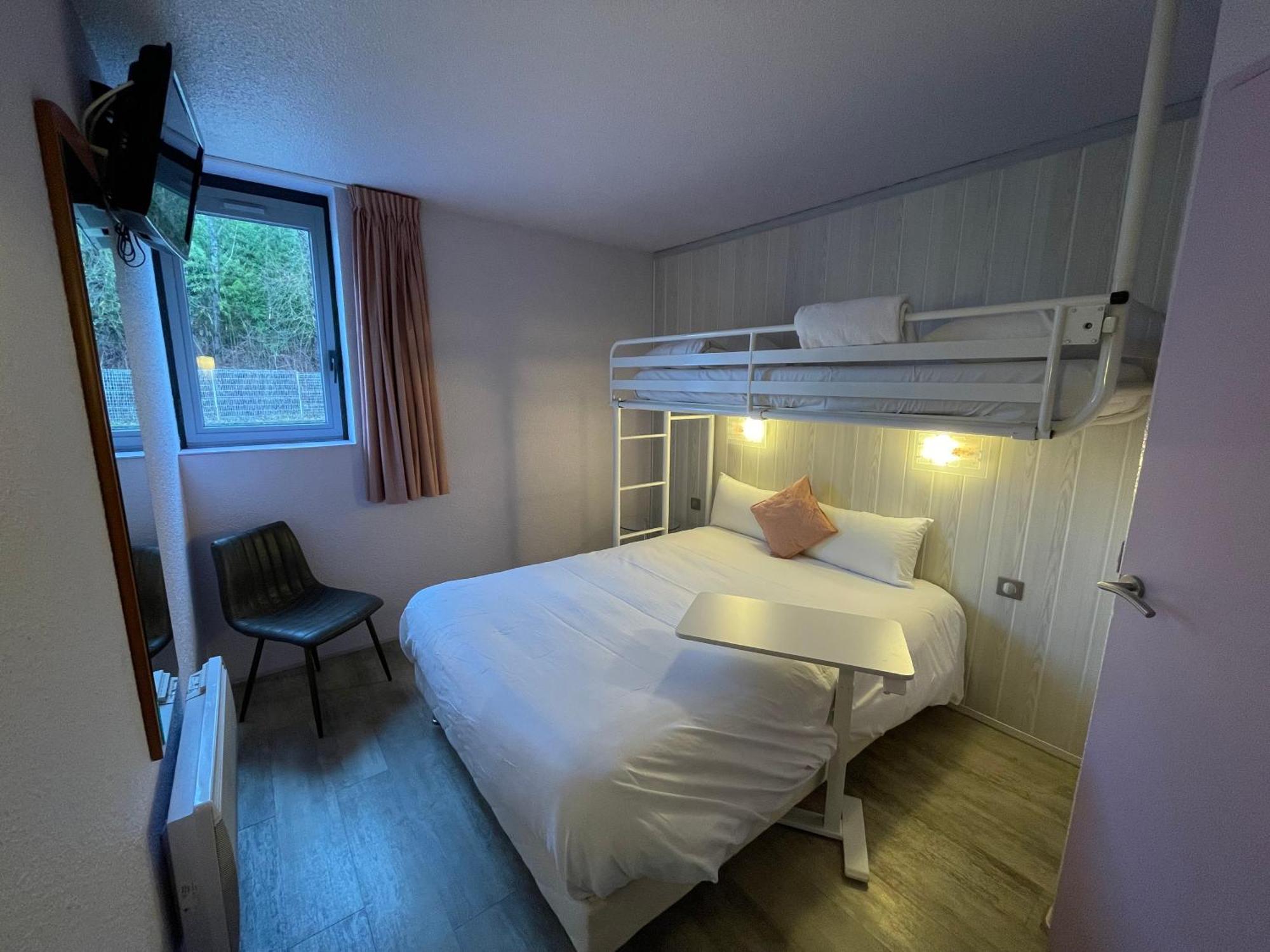 Brit Hotel シャンベリ エクステリア 写真