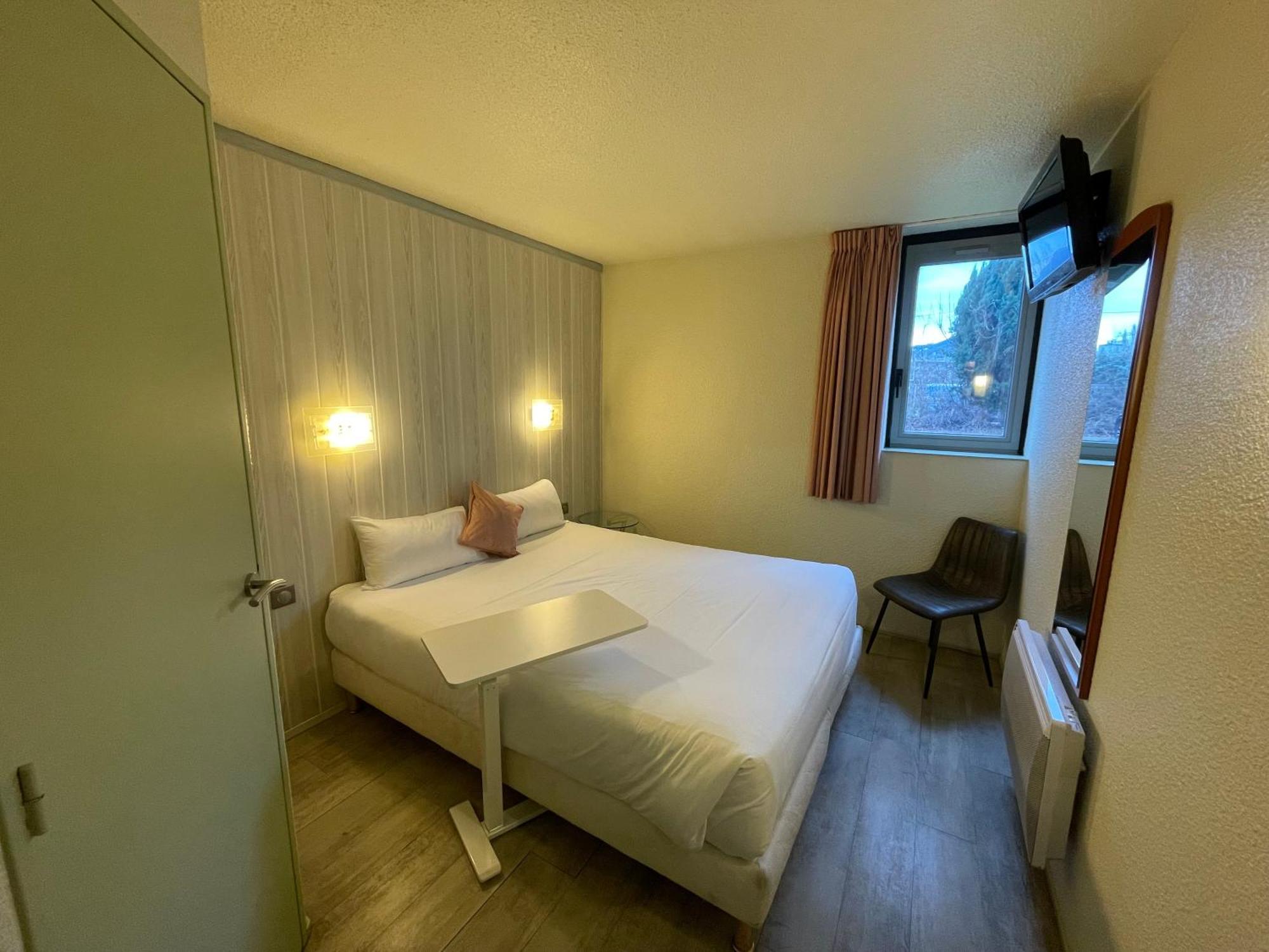 Brit Hotel シャンベリ エクステリア 写真