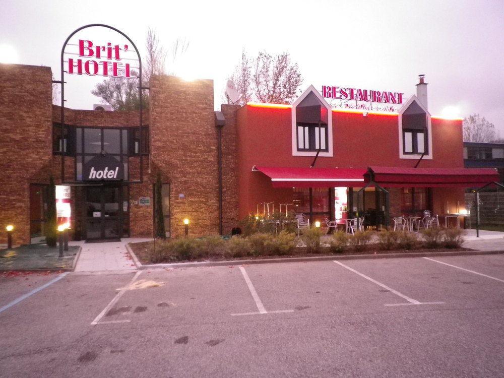 Brit Hotel シャンベリ エクステリア 写真