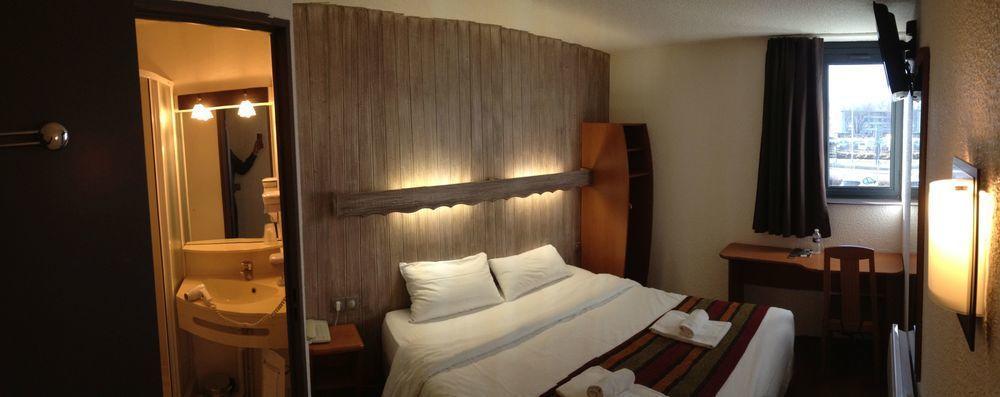 Brit Hotel シャンベリ エクステリア 写真